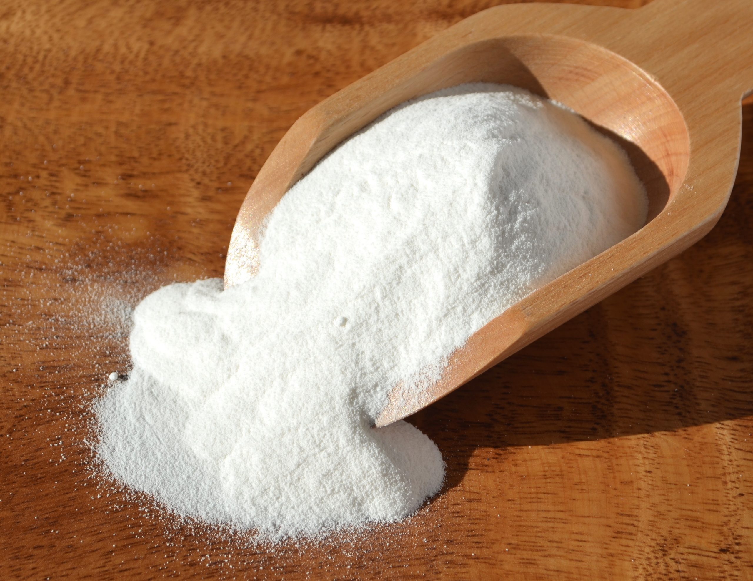 Bicarbonate de sodium inodore en cristal blanc dans la transformation des aliments